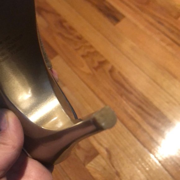 Gold heels - Picture 4 of 6